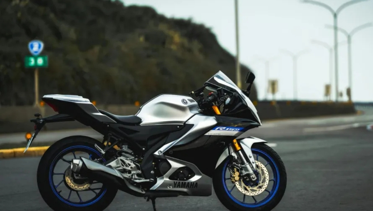 Yamaha R15 V4