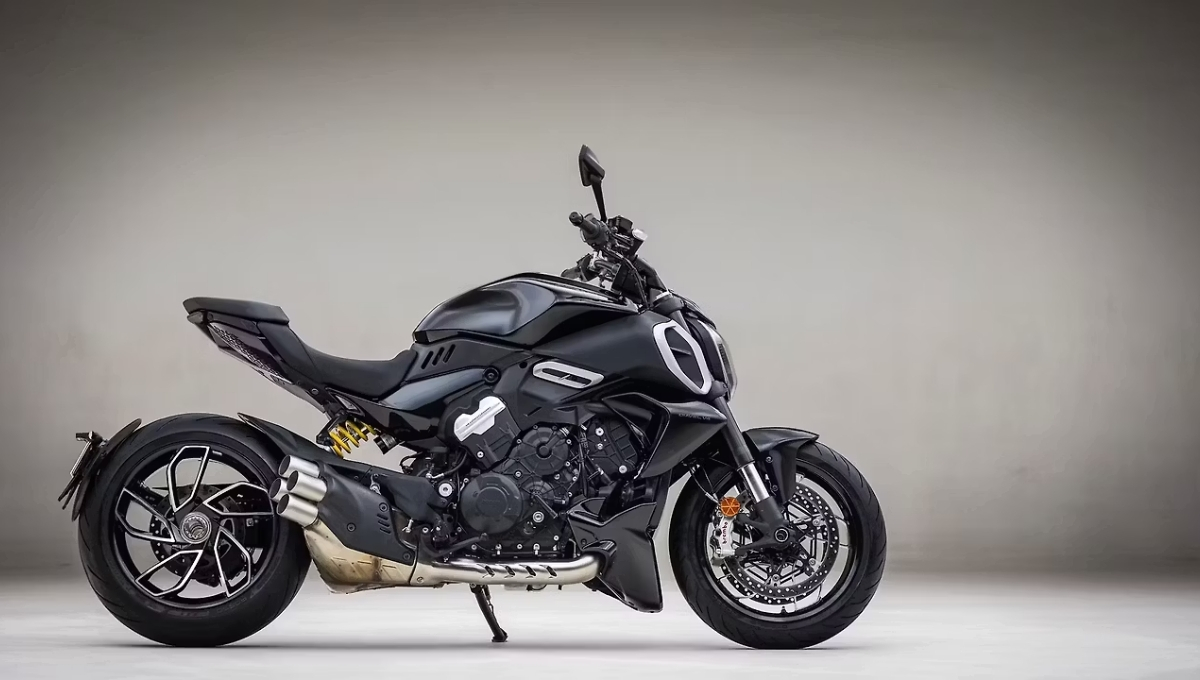 Ducati Diavel V4